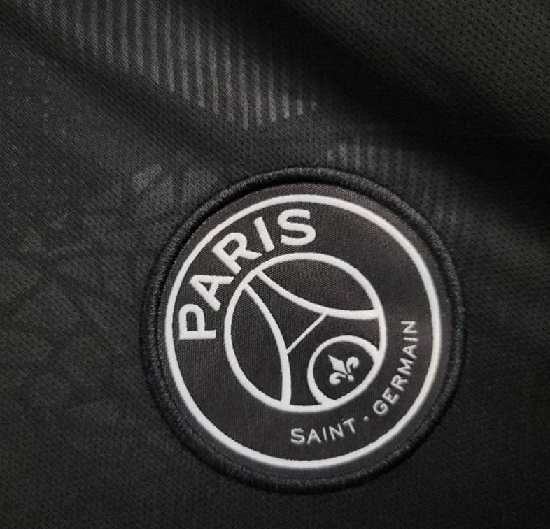 Paris Saint-Germain Retro Preta 17/18